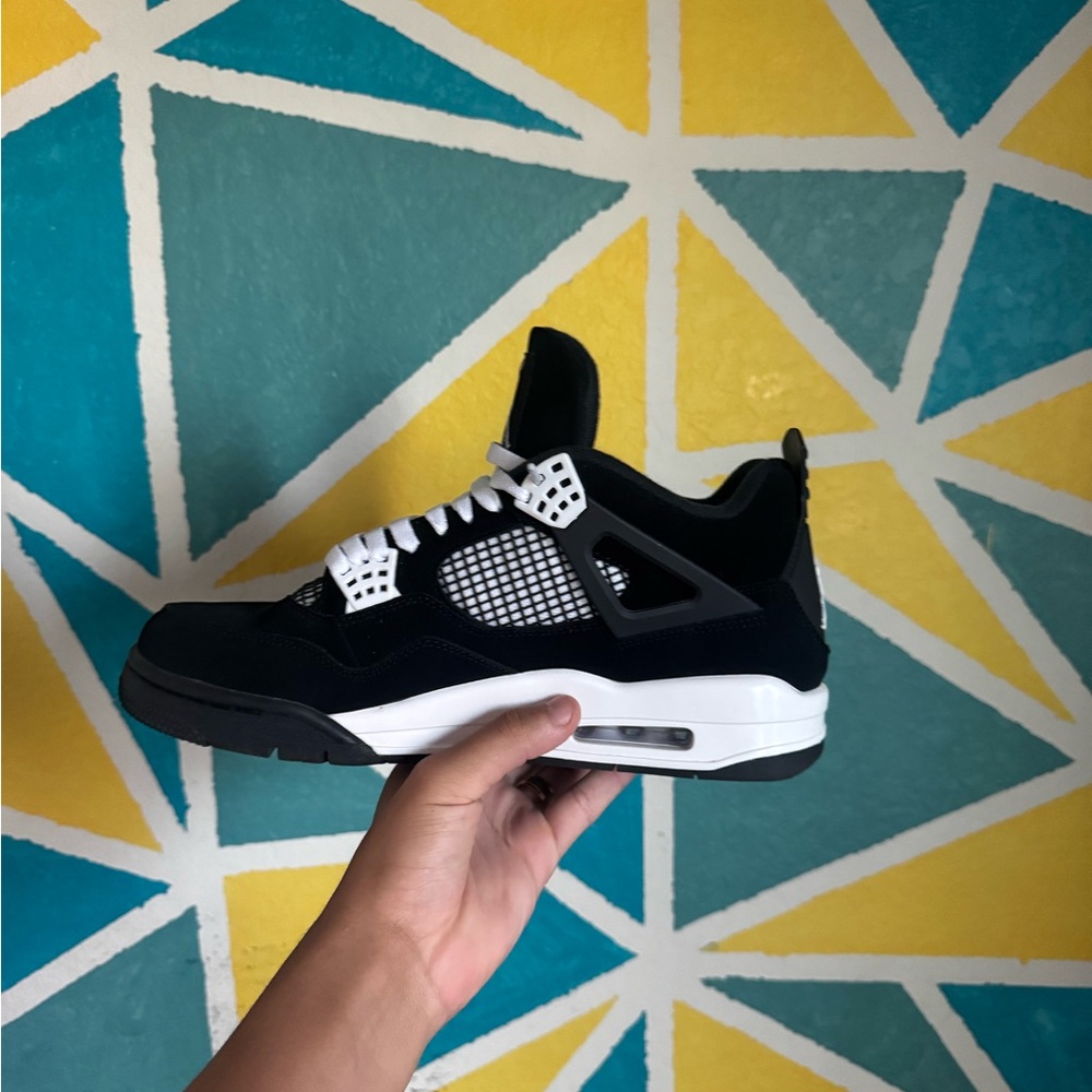 White Thunder 4s